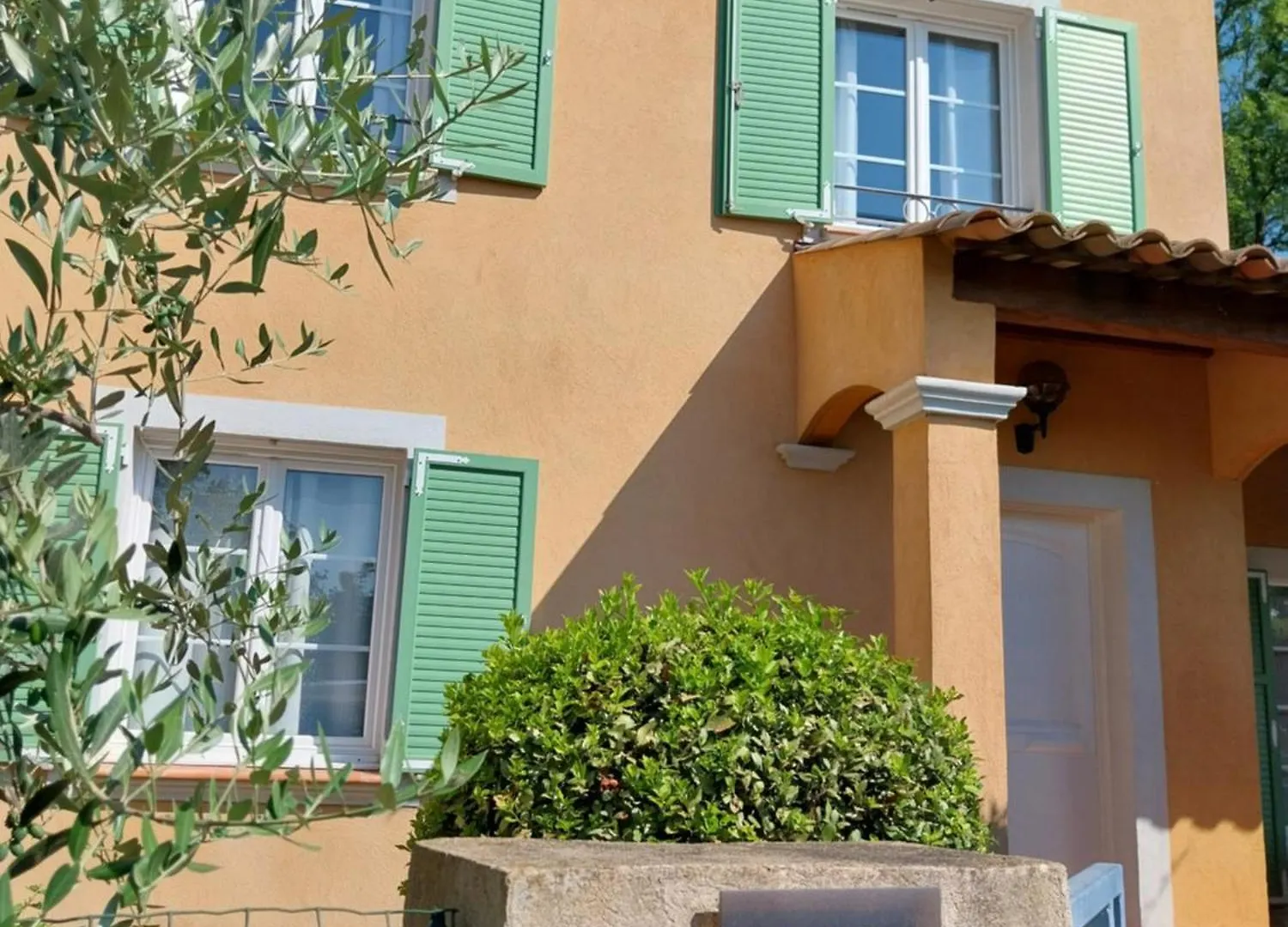 Tres Belle Villa 2 Avec Piscine Callian